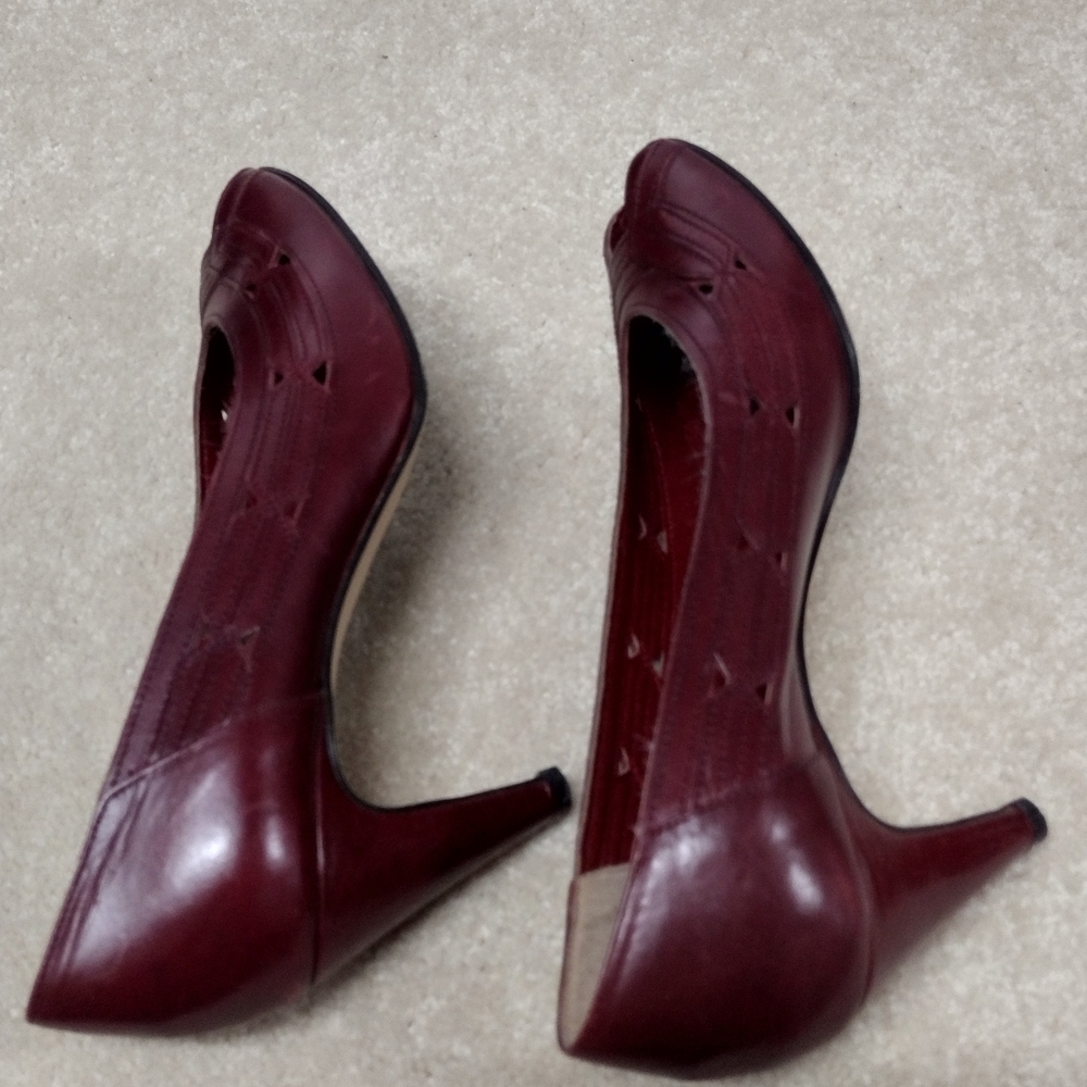 Vintage Bandolino Women's Red Peep Toe Shoes - Picture 8 of 14